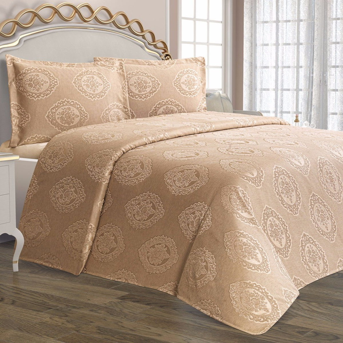 Покрывало жаккард Турция Lotus Beige 220x230 бежевое с наволочками в Leron - фото