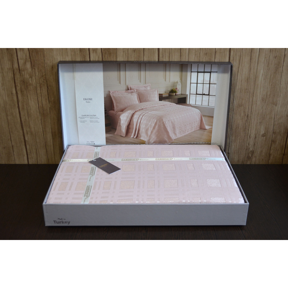 Стильное покрывало на кровать с наволочками Ekose Pudra 240x260
