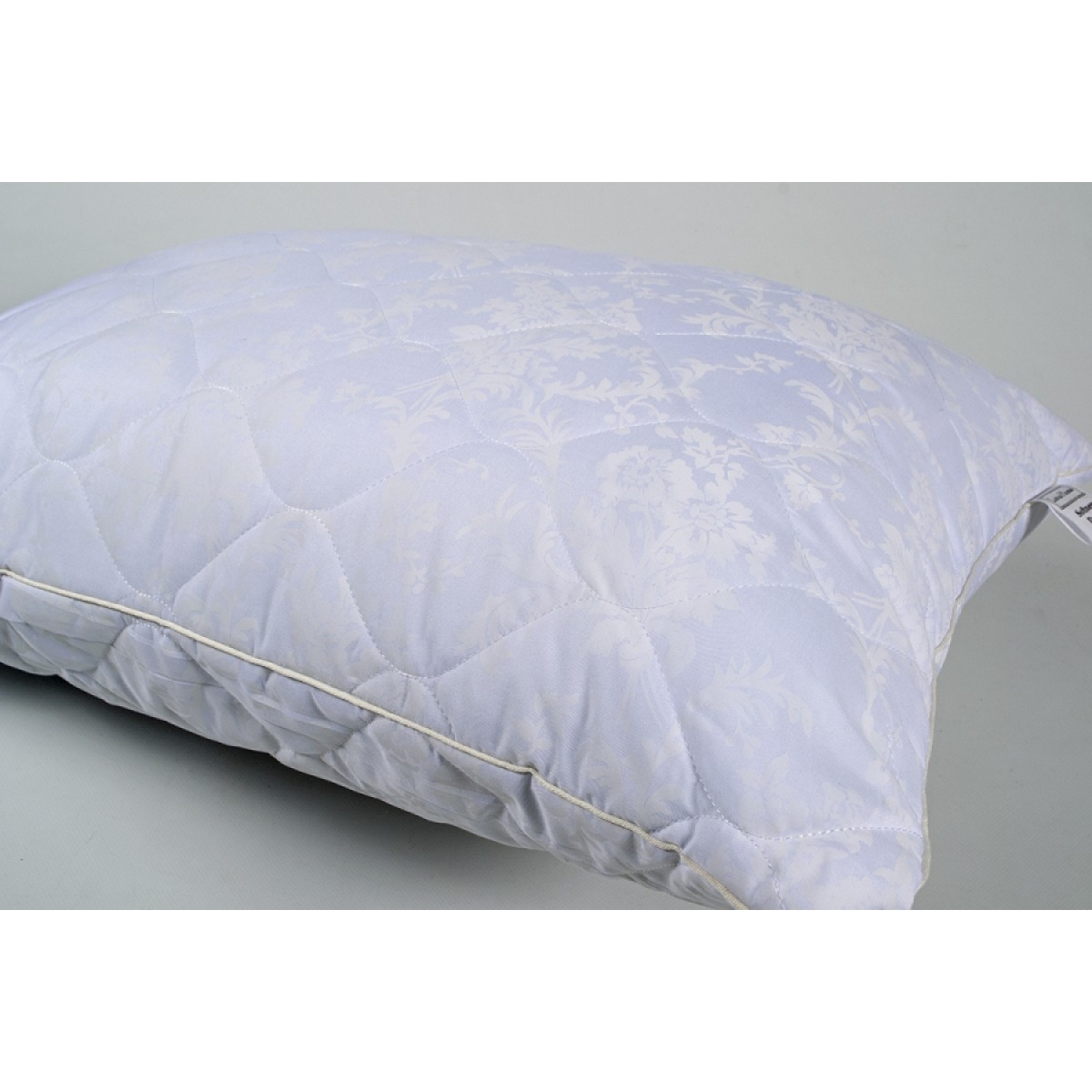 Стеганая подушка для сна Lotus 50x70 Softness Dotty антиаллергенная