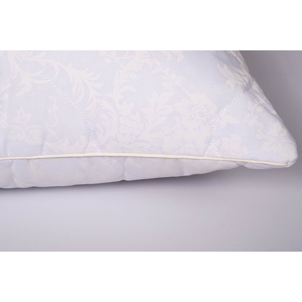 Стеганая подушка для сна Lotus 50x70 Softness Dotty антиаллергенная