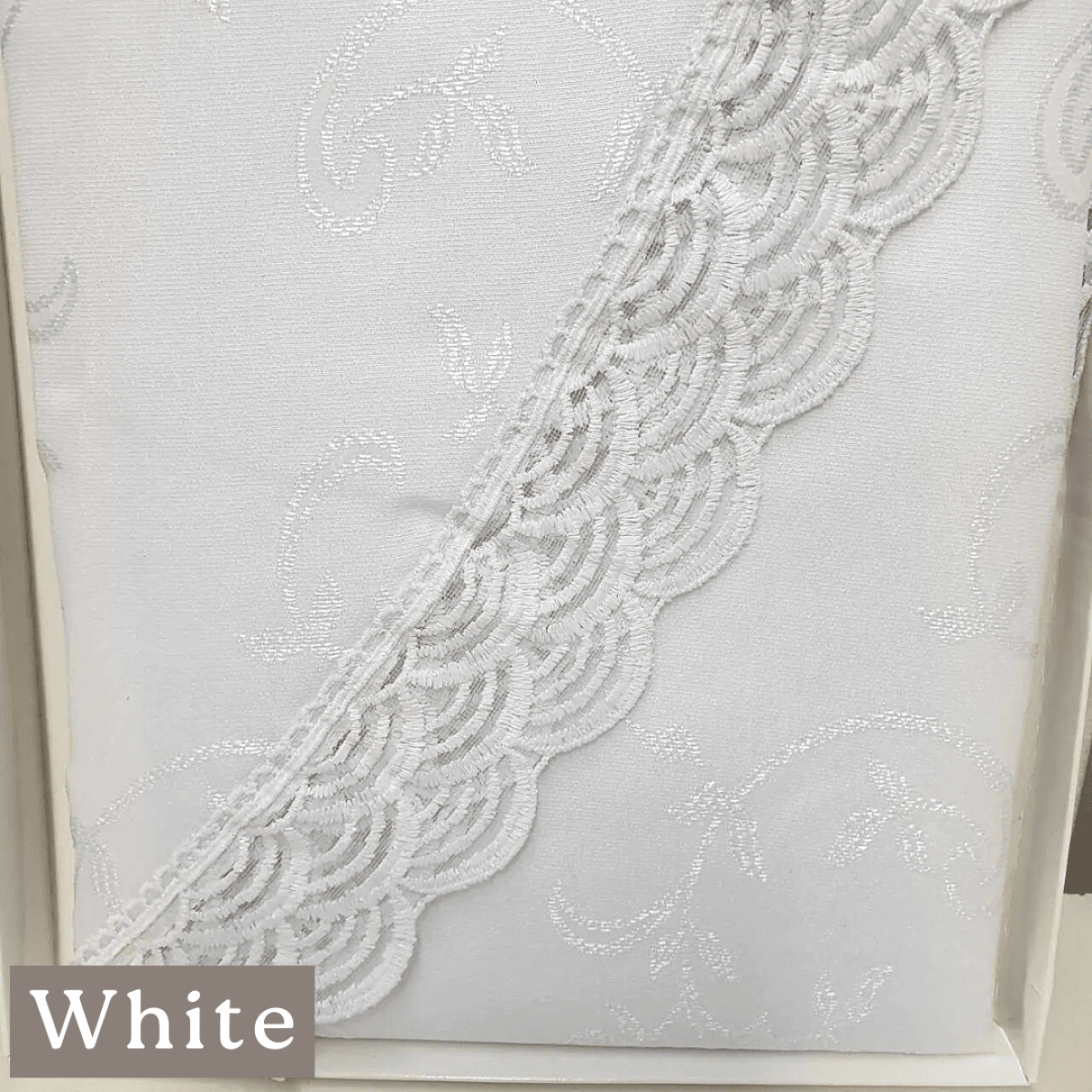 Скатертина кругла біла KDK White