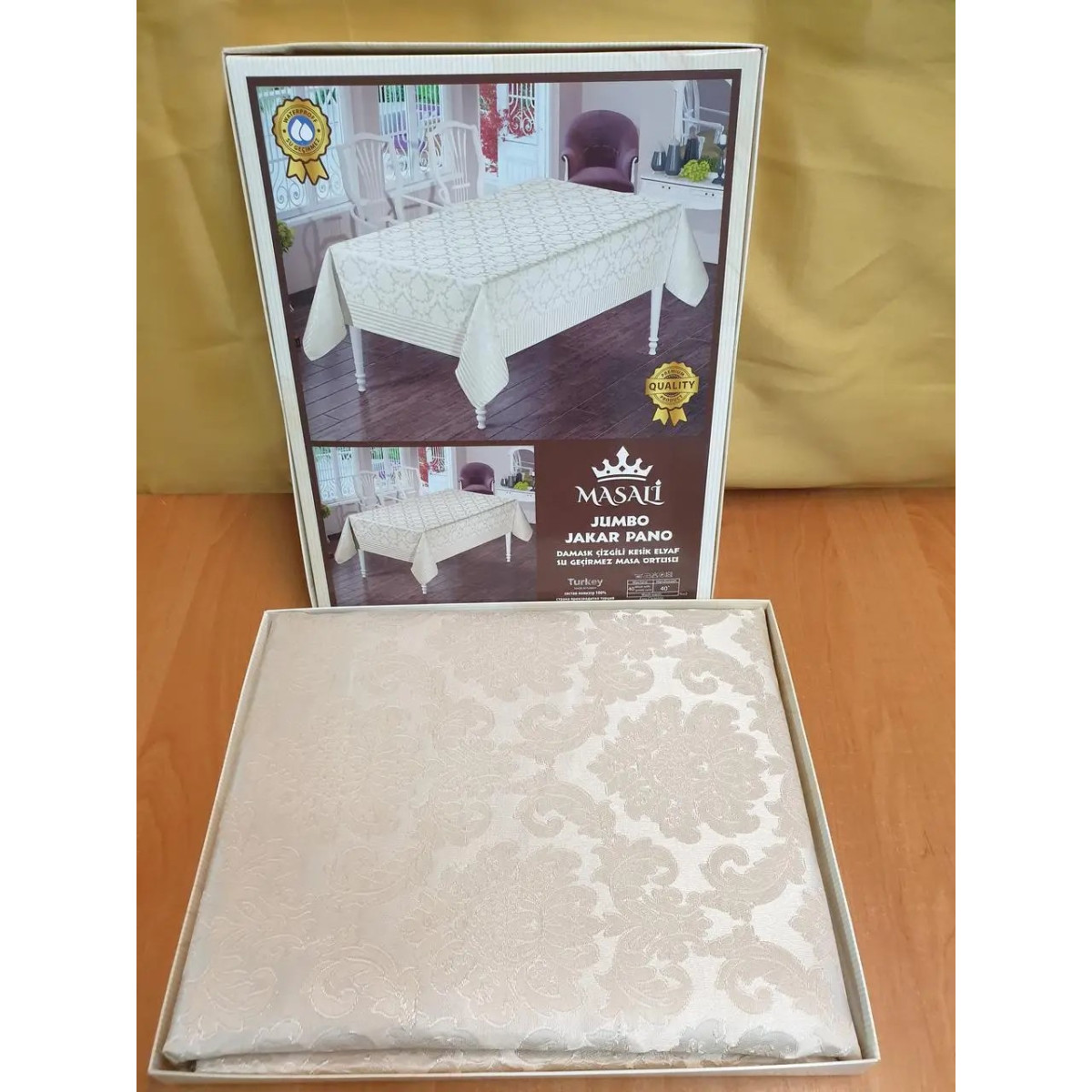 Жакард скатертина з тефлоновим покриттям Masari Damask Capuccino