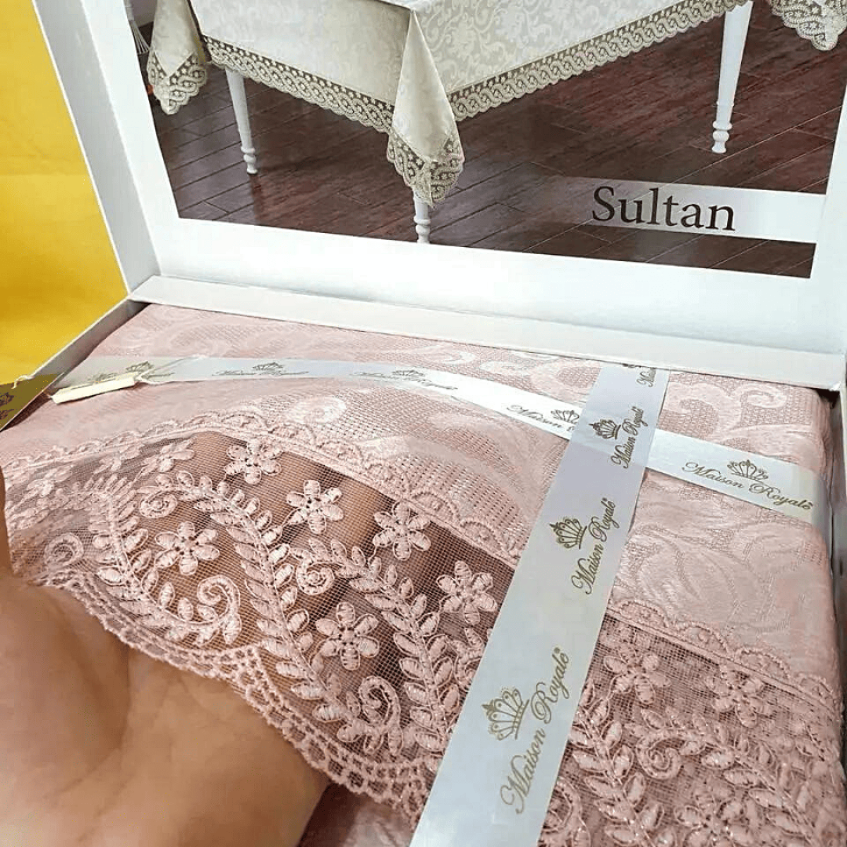 Рожева скатертина на стіл сучасна Sultan Pudra