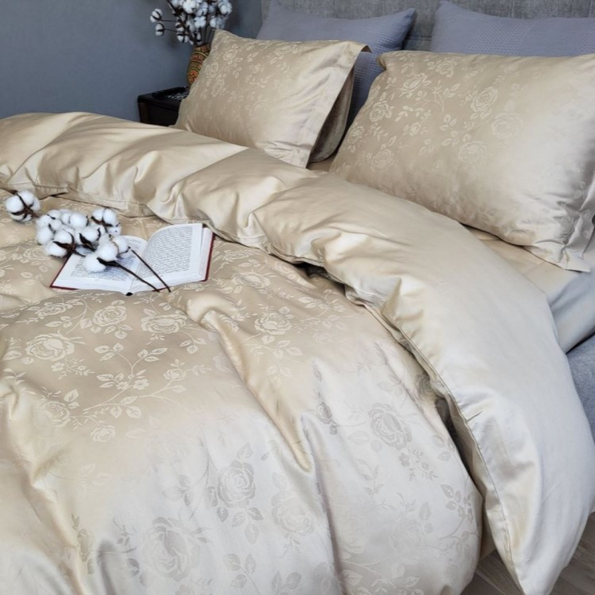 Сатин жаккард постільна білизна бежева Rose Beige в Leron - фото