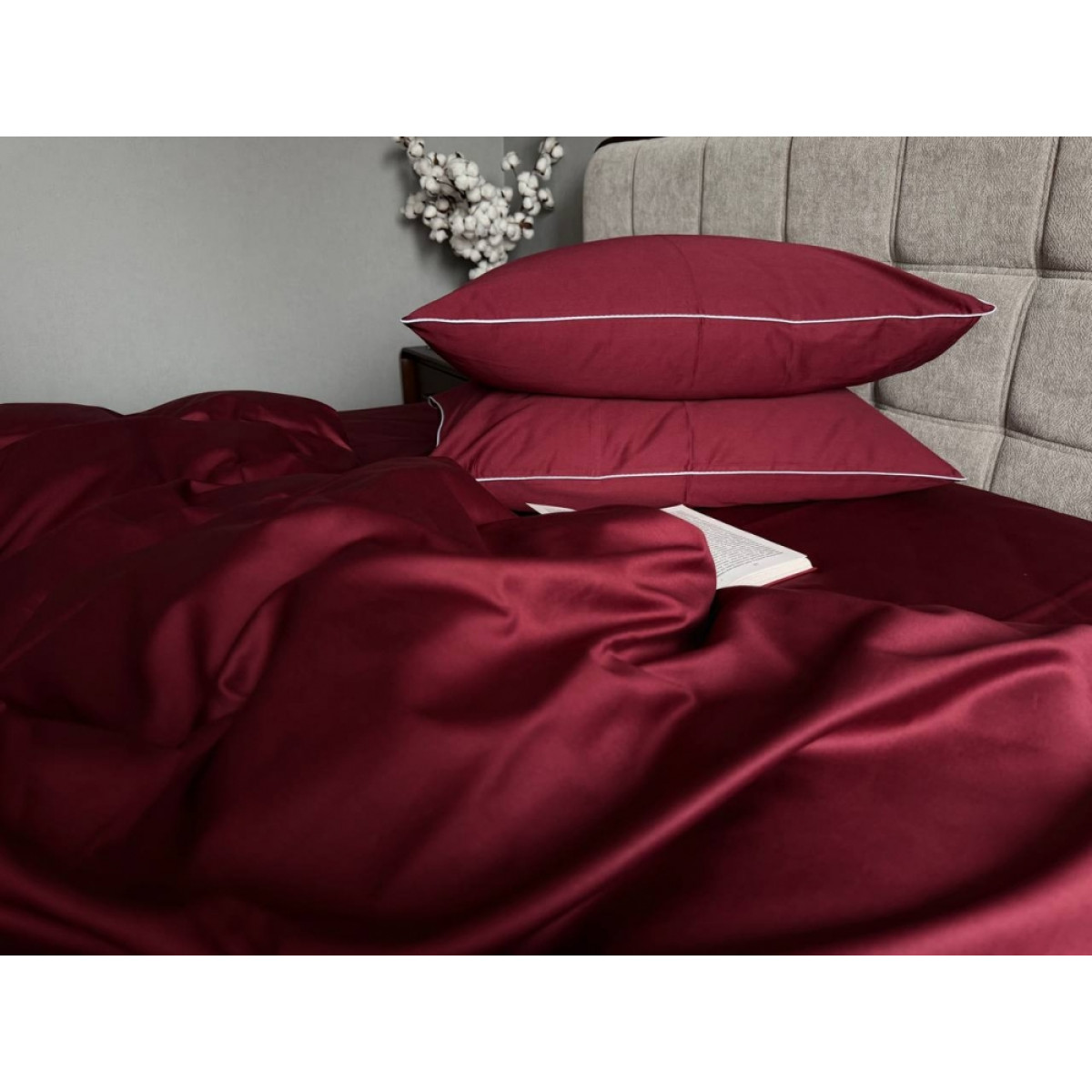Сатиновый комплект постельного белья Бордовый LUX Однотонный с кантом