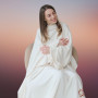 Затишний плюшевий плед з рукавами Молочний мікрофібра в Leron - фото 2