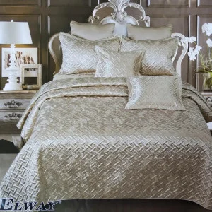 Атласное покрывало стеганое на кровать Elway Арника 235x250 с наволочками